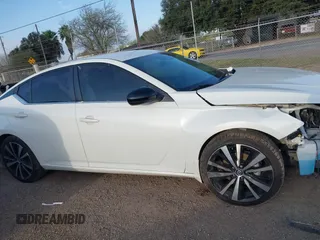 2022 Nissan Altima SR z VIN 1N4BL4CV3NN362578, wystawiony jako IAAI lot #41692324 z przebiegiem 31 877 mil mil oraz . Historia ofert i sprzedaży dostępna na DreamBid. Obrazek 14.
