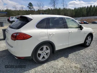 2012 Porsche Cayenne S Hybrid z VIN WP1AE2A27CLA90198, wystawiony jako Copart lot #47354655 z przebiegiem 119 312 mil mil oraz Tytuł czysty. Historia ofert i sprzedaży dostępna na DreamBid. Obrazek 3.