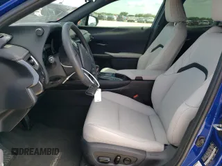 2023 Lexus UX 250h F Sport z VIN JTHB6JBH2P2145568, wystawiony jako Copart lot #70026744 z przebiegiem 52 667 mil mil oraz Nie do naprawy • Non repairable. Historia ofert i sprzedaży dostępna na DreamBid. Obrazek 7.
