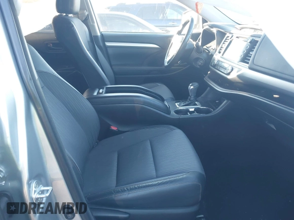 2017 Toyota Highlander LE with VIN 5TDBZRFH5HS482117, listed as a IAAI auction lot 41274836 with 83,903 mi miles and . Bid and sale history available at DreamBid. Image 5.