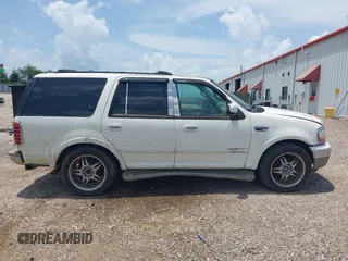 2000 Ford Expedition Eddie Bauer с VIN 1FMEU17L3YLB95565, выставлен на аукционе IAAI как лот 42517370 с пробегом Не указан миль и . История ставок и продаж доступна на DreamBid. Изображение 15.