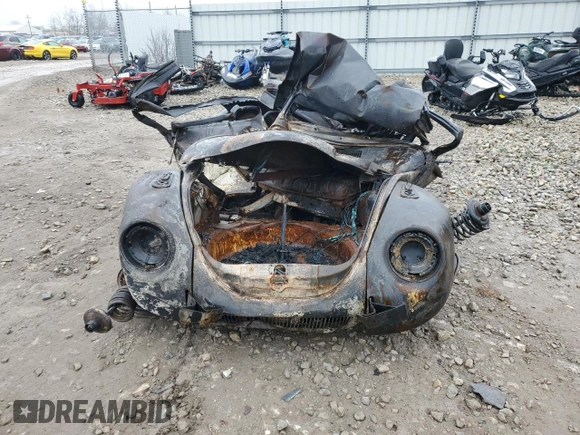 1972 Volkswagen Beetle with VIN 1122033388, listed as a Copart auction lot 84278384 with Not Provided miles and Non Repairable. Bid and sale history available at DreamBid. Image 5.