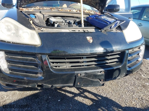 2008 Porsche Cayenne with VIN WP1AA29P28LA15721, listed as a IAAI auction lot 41406757 with 156,409 mi miles. Bid and sale history available at carsss.com. Image 6.
