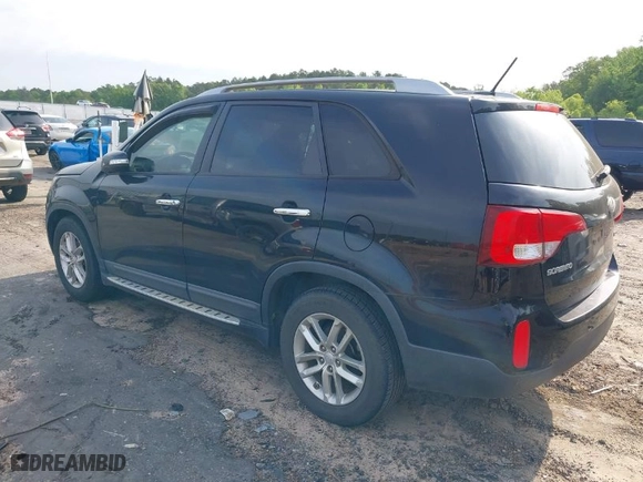 2014 Kia Sorento LX with VIN 5XYKT4A69EG518619, listed as a IAAI auction lot 42029285 with 187,976 mi miles. Bid and sale history available at carsss.com. Image 3.