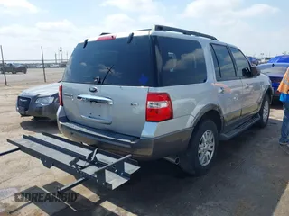2012 Ford Expedition XLT z VIN 1FMJU1H57CEF66321, wystawiony jako IAAI lot #42311631 z przebiegiem 242 134 mil mil oraz . Historia ofert i sprzedaży dostępna na DreamBid. Obrazek 4.