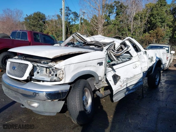 2000 Ford F-150 XL with VIN 1FTRX18L4YNB44821, listed as a IAAI auction lot 41218531 with 366,366 mi miles. Bid and sale history available at carsss.com. Image 2.