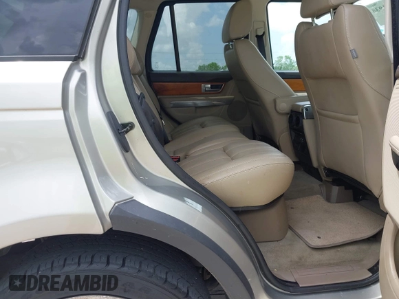 2012 Land Rover Range Rover Sport HSE Lux z VIN SALSK2D40CA729859, wystawiony jako IAAI lot #42741938 z przebiegiem 78 889 mil mil oraz . Historia ofert i sprzedaży dostępna na DreamBid. Obrazek 8.