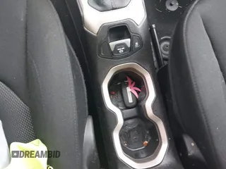 2017 Jeep Renegade Altitude z VIN ZACCJBBB9HPG33672, wystawiony jako IAAI lot #41912411 z przebiegiem 81 833 mil mil oraz . Historia ofert i sprzedaży dostępna na DreamBid. Obrazek 11.