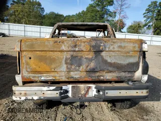 1991 Ford Bronco XL with VIN 1FMEU15N7MLA62791, listed as a Copart auction lot 82100384 with 0 mi miles and Non Repairable. Bid and sale history available at carsss.com. Image 6.