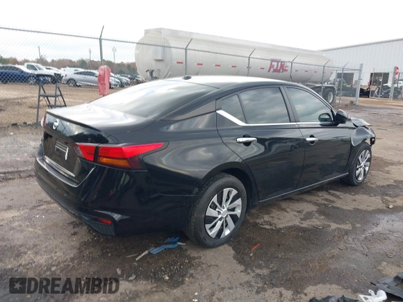 2020 Nissan Altima 2.5 S with VIN 1N4BL4BV5LC212370, listed as a IAAI auction lot 41015332 with 87,999 mi miles. Bid and sale history available at carsss.com. Image 4.
