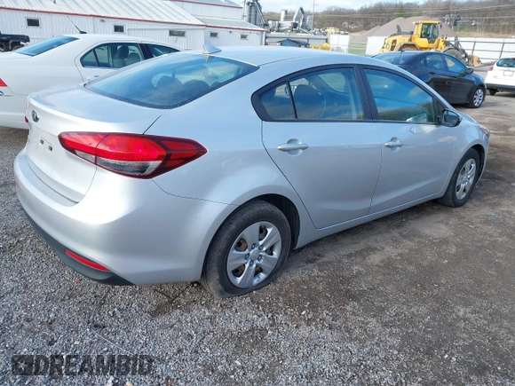 2018 Kia Forte LX with VIN 3KPFK4A77JE226083, listed as a IAAI auction lot 41917920 with 152,803 mi miles. Bid and sale history available at carsss.com. Image 4.