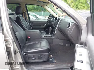 2006 Mercury Mountaineer Luxury z VIN 4M2EU47E06UJ24672, wystawiony jako IAAI lot #42277776 z przebiegiem 134 567 mil mil oraz . Historia ofert i sprzedaży dostępna na DreamBid. Obrazek 5.