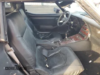 1980 Chevrolet Corvette z VIN 1Z878AS408894, wystawiony jako Copart lot #86595784 z przebiegiem 151 748 mil mil oraz Szkoda całkowita • Salvage title. Historia ofert i sprzedaży dostępna na DreamBid. Obrazek 10.