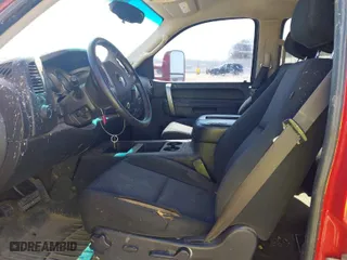 2011 Chevrolet Silverado 1500 LT with VIN 3GCPKSE31BG403653, listed as a IAAI auction lot 41764157 with 207,967 mi miles. Bid and sale history available at carsss.com. Image 5.
