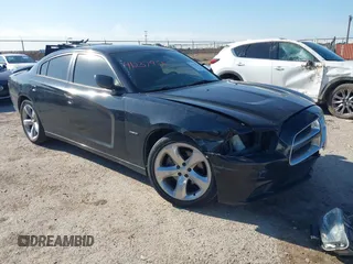 2013 Dodge Charger RT with VIN 2C3CDXCT4DH686677, listed as a IAAI auction lot 41237956 with 145,692 mi miles. Bid and sale history available at carsss.com. Image 1.