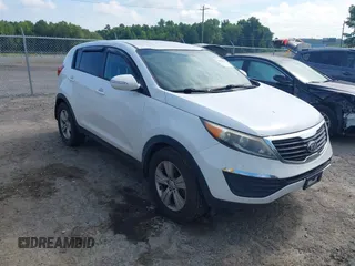 2013 Kia Sportage LX with VIN KNDPB3A26D7496056, listed as a IAAI auction lot 39824000 with 240,304 mi miles. Bid and sale history available at carsss.com. Image 1.
