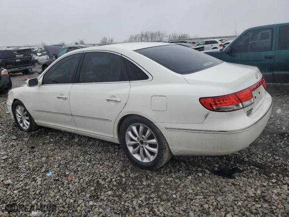 2007 Hyundai Azera SE with VIN KMHFC46F47A171001, listed as a Copart auction lot 43953835 with 217,443 mi miles and Salvage Title. Bid and sale history available at carsss.com. Image 2.