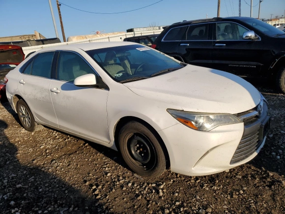 2016 Toyota Camry XLE with VIN 4T1BF1FKXGU135748, listed as a Copart auction lot 49872235 with 312,387 mi miles and Clean Title. Bid and sale history available at carsss.com. Image 4.