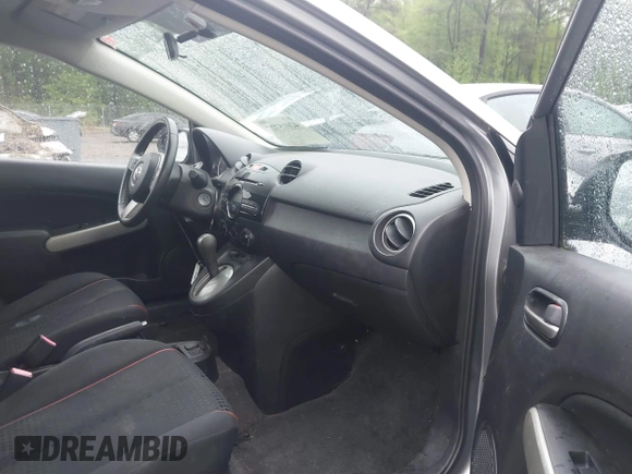 2011 Mazda 2 Sport with VIN JM1DE1HY1B0127409, listed as a IAAI auction lot 42015727 with 154,385 mi miles. Bid and sale history available at carsss.com. Image 5.