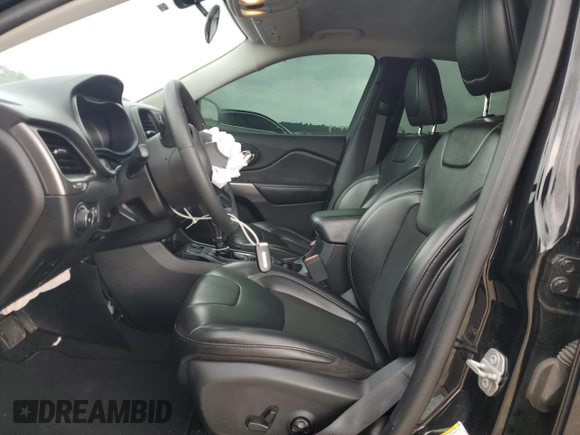 2020 Jeep Cherokee Latitude Plus с VIN 1C4PJLLB2LD582268, выставлен на аукционе Copart как лот 54162555 с пробегом 96 873 миль миль и Списание • Salvage title. История ставок и продаж доступна на DreamBid. Изображение 7.