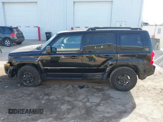 2017 Jeep Patriot Sport with VIN 1C4NJPBA7HD118388, listed as a IAAI auction lot 41538977 with 81,920 mi miles. Bid and sale history available at carsss.com. Image 14.