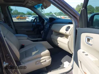 2012 Honda Pilot EX-L with VIN 5FNYF3H53CB043093, listed as a IAAI auction lot 41998849 with 187,058 mi miles. Bid and sale history available at carsss.com. Image 5.