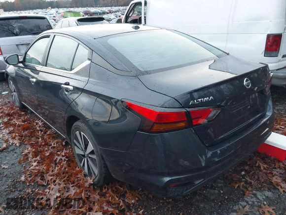 2022 Nissan Altima 2.5 SV with VIN 1N4BL4DV1NN319260, listed as a IAAI auction lot 41056047 with 68,316 mi miles. Bid and sale history available at carsss.com. Image 3.