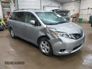 2011 Toyota Sienna LE AAS with VIN 5TDKK3DC3BS082251, listed as a IAAI auction lot 41947235 with 81,610 mi miles. Bid and sale history available at carsss.com. Image 1.