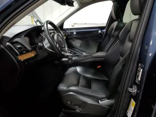 2022 Volvo XC90 Momentum with VIN YV4A221K2N1777983, listed as a Copart auction lot 44612795 with 27,763 mi miles and Salvage title. Bid and sale history available at DreamBid. Image 7.