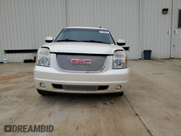 2010 GMC Yukon Denali with VIN 1GKUCEEF2AR119463, listed as a Copart auction lot 71236674 with 233,731 mi miles and Salvage Title. Bid and sale history available at carsss.com. Image 5.