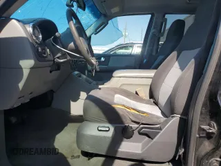 2006 Ford Expedition Special Service z VIN 1FMPU155X6LA86336, wystawiony jako Copart lot #57385545 z przebiegiem 173 632 mil mil oraz Szkody całkowita. Historia ofert i sprzedaży dostępna na DreamBid. Obrazek 7.