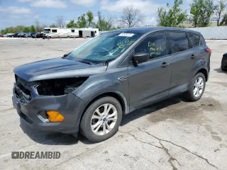 2019 Ford Escape S с VIN 1FMCU0F76KUB59554, выставлен на аукционе Copart как лот 53933325 с пробегом 163 867 миль миль и Списание • Salvage title. История ставок и продаж доступна на DreamBid. Изображение 1.