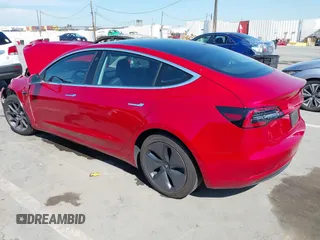 2019 Tesla Model 3 Mid Range с VIN 5YJ3E1EA7KF396485, выставлен на аукционе IAAI как лот 41999619 с пробегом 48 090 миль миль и . История ставок и продаж доступна на DreamBid. Изображение 3.