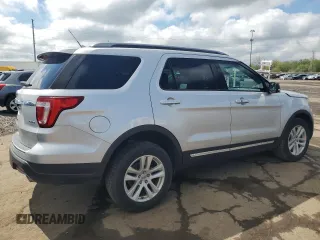 2018 Ford Explorer XLT z VIN 1FM5K8D88JGB53969, wystawiony jako Copart lot #55858935 z przebiegiem 154 555 mil mil oraz Czysty tytuł • Clean title. Historia ofert i sprzedaży dostępna na DreamBid. Obrazek 3.
