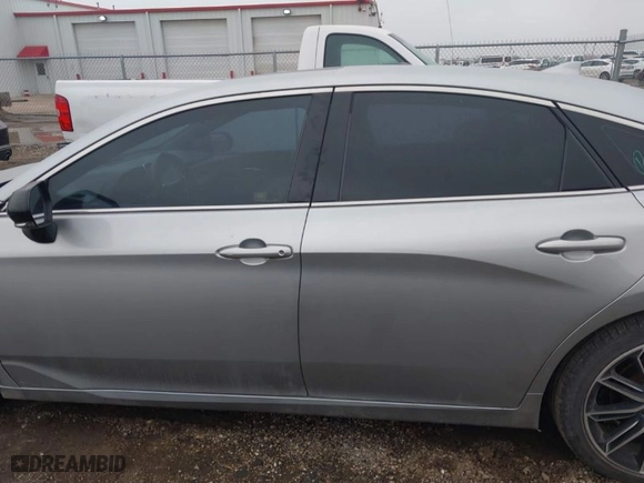 2019 Toyota Avalon XLE with VIN 4T1BZ1FB8KU006035, listed as a IAAI auction lot 41591179 with 111,917 mi miles. Bid and sale history available at carsss.com. Image 15.