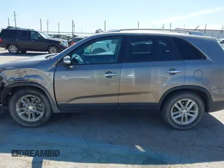 2015 Kia Sorento LX with VIN 5XYKTCA69FG584972, listed as a IAAI auction lot 42315973 with 165,907 mi miles and . Bid and sale history available at DreamBid. Image 14.