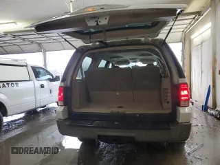 2003 Ford Expedition Special Service z VIN 1FMPU16L93LB57678, wystawiony jako Copart lot #44445405 z przebiegiem 287 781 mil mil oraz Szkoda całkowita • Salvage title. Historia ofert i sprzedaży dostępna na DreamBid. Obrazek 6.