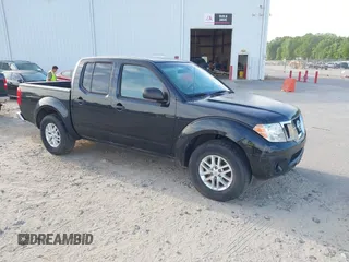 2019 Nissan Frontier SV z VIN 1N6AD0ER1KN708714, wystawiony jako IAAI lot #42074649 z przebiegiem 128 487 mil mil oraz . Historia ofert i sprzedaży dostępna na DreamBid. Obrazek 1.