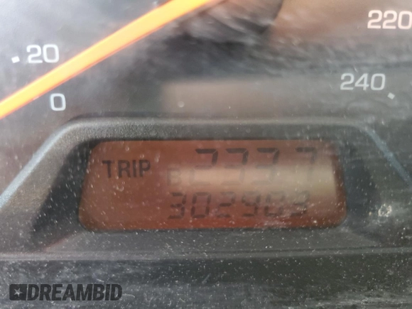 1999 Honda Accord EX z VIN JHMCG5654XC025631, wystawiony jako Copart lot #52139585 z przebiegiem 302 903 mil mil oraz Czysty tytuł • Clean title. Historia ofert i sprzedaży dostępna na DreamBid. Obrazek 9.