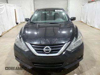 2018 Nissan Altima 2.5 SR with VIN 1N4AL3AP9JC268561, listed as a Copart auction lot 52104285 with 125,643 mi miles and Clean Title. Bid and sale history available at carsss.com. Image 5.