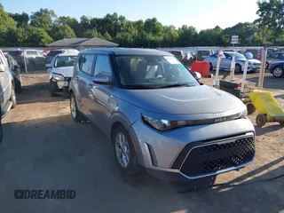 2023 Kia Soul LX with VIN KNDJ23AU1P7867295, listed as a IAAI auction lot 40041502 with 25,231 mi miles and . Bid and sale history available at DreamBid. Image 1.