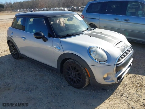 2014 MINI Cooper Hardtop S with VIN WMWXM7C55ET969444, listed as a IAAI auction lot 41448582 with NaN miles. Bid and sale history available at carsss.com. Image 1.