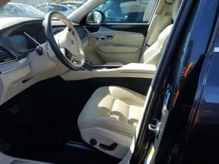 2021 Volvo XC90 Momentum with VIN YV4102PK1M1720959, listed as a Copart auction lot 72402494 with 46,135 mi miles and Salvage Title. Bid and sale history available at carsss.com. Image 7.