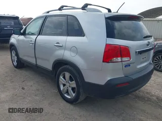 2013 Kia Sorento EX with VIN 5XYKU4A22DG413476, listed as a IAAI auction lot 41904366 with 225,827 mi miles and . Bid and sale history available at carsss.com. Image 3.