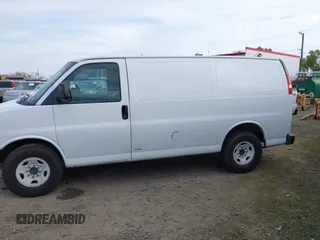 2012 GMC Savana Cargo with VIN 1GTW7FCAXC1180311, listed as a IAAI auction lot 41202714 with 469,562 mi miles. Bid and sale history available at carsss.com. Image 15.