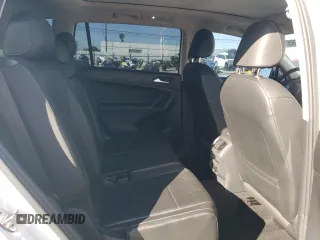 2020 Volkswagen Tiguan SE z VIN 3VV3B7AX6LM107732, wystawiony jako Copart lot #52038695 z przebiegiem 27 317 mil mil oraz Szkoda całkowita • Salvage title. Historia ofert i sprzedaży dostępna na DreamBid. Obrazek 12.