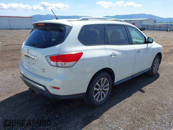 2013 Nissan Pathfinder S with VIN 5N1AR2MM9DC630781, listed as a IAAI auction lot 42170854 with 200,298 mi miles. Bid and sale history available at carsss.com. Image 4.
