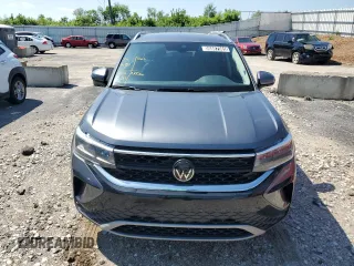 2024 Volkswagen Taos SE z VIN 3VVSX7B26RM008403, wystawiony jako Copart lot #56887985 z przebiegiem 60 595 mil mil oraz Tytuł czysty. Historia ofert i sprzedaży dostępna na DreamBid. Obrazek 5.