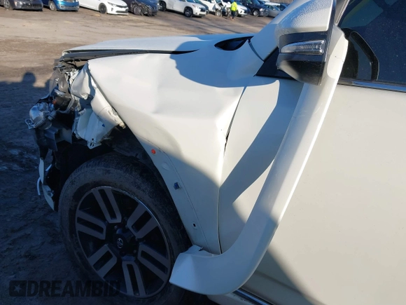 2018 Toyota 4Runner SR5 with VIN JTEBU5JR2J5558620, listed as a IAAI auction lot 41486145 with 172,007 mi miles and . Bid and sale history available at DreamBid. Image 18.