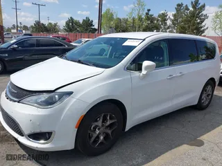 2019 Chrysler Pacifica Touring Plus with VIN 2C4RC1FG0KR629050, listed as a IAAI auction lot 41949260 with 143,879 mi miles. Bid and sale history available at carsss.com. Image 19.